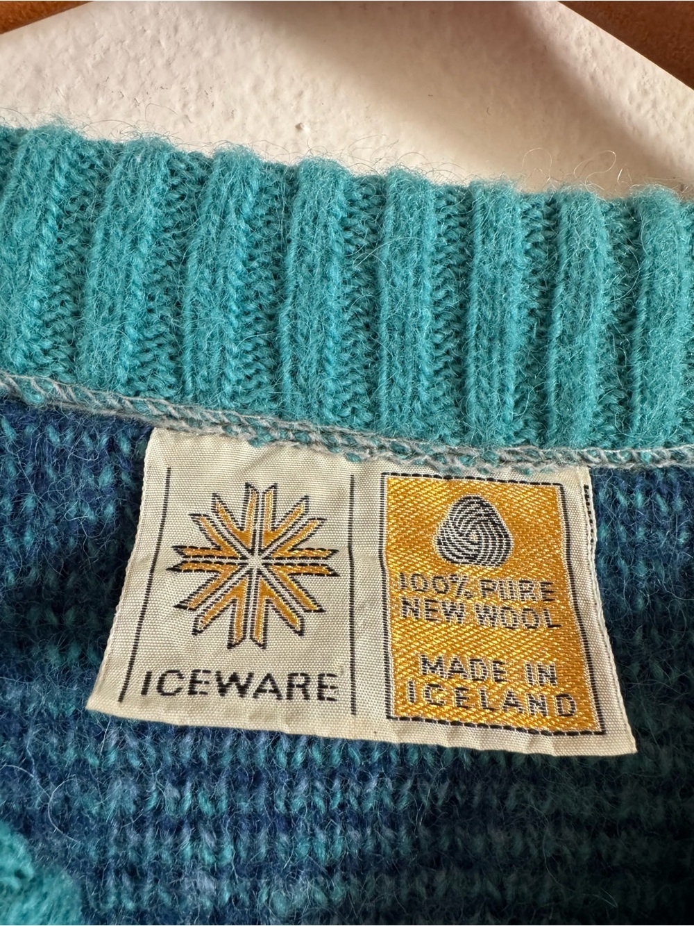 Vintage Icewear 100% Pure New Wool Sweater Iceland Large - Picture 2 of 16